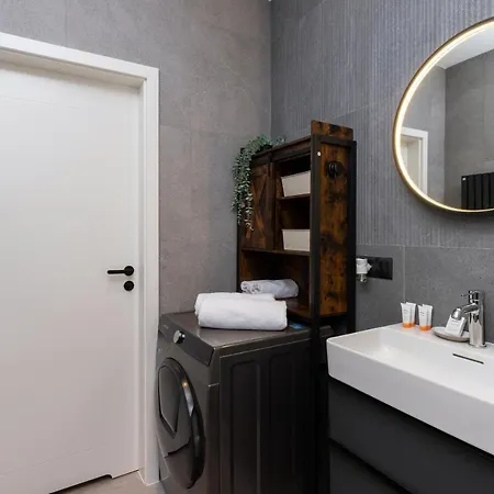 Srodmiescie Akademia Muzyczna By Renters *