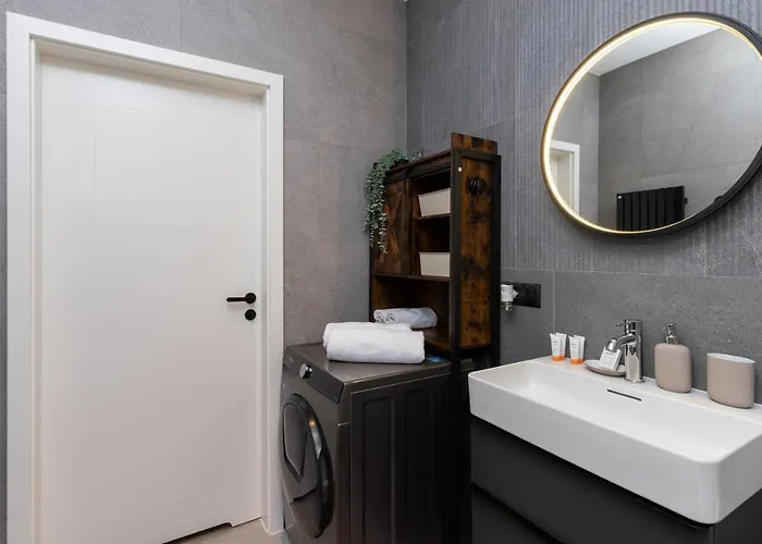 Srodmiescie Akademia Muzyczna By Renters *